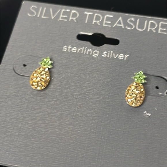 NWT Silver Treasures Sterling Silver Multicolor Crystal Pineapple Stud Earrings - Picture 1 of 5